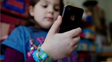 كيف تحمي طفلك من مخاطر الآيفون في 2025 بفعالية؟